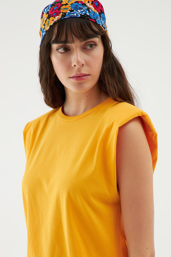 Padded Sleeveless Basic T-Shirt Orange