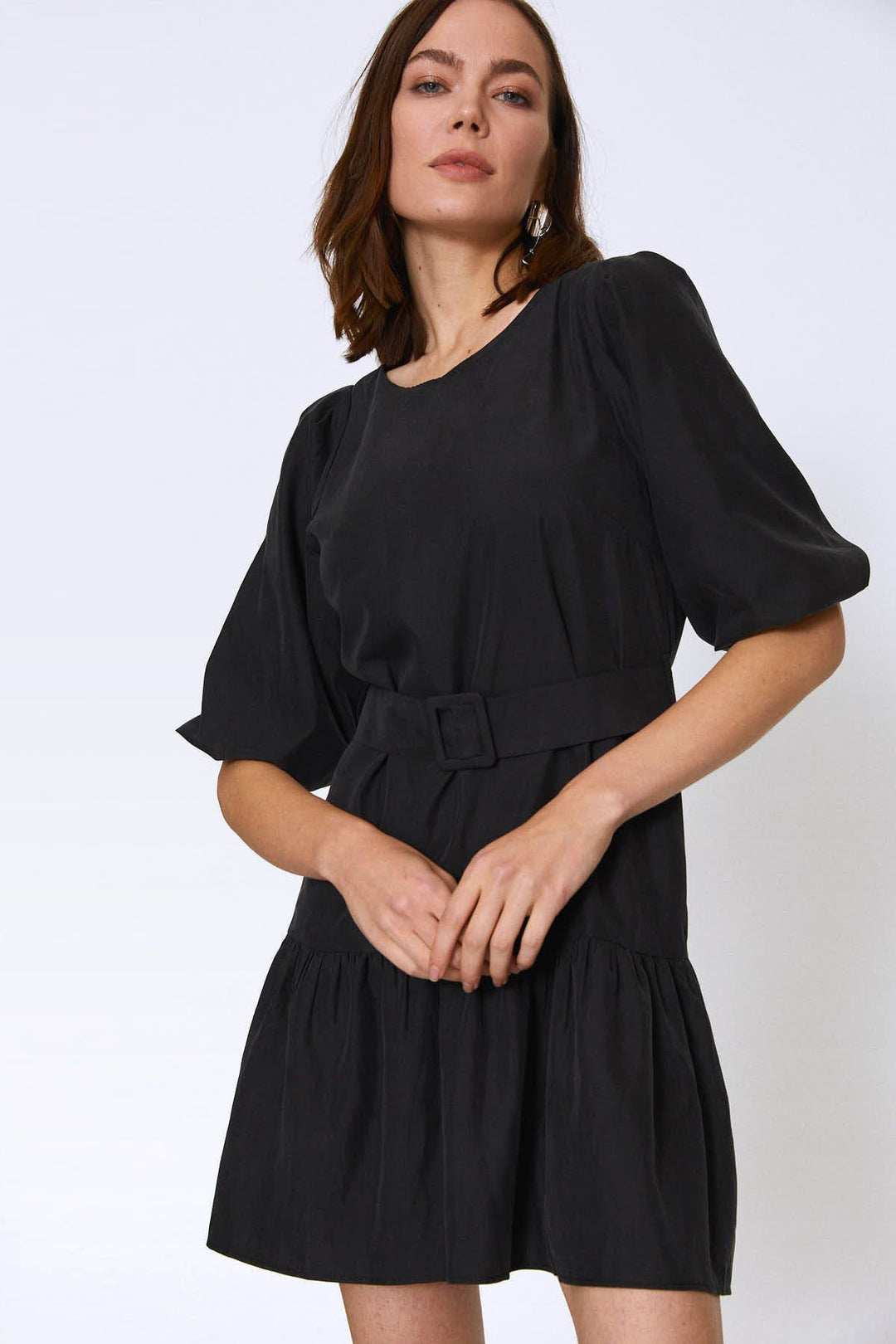 Beli Kemerli Eteği Fırfırlı Elbise Siyah