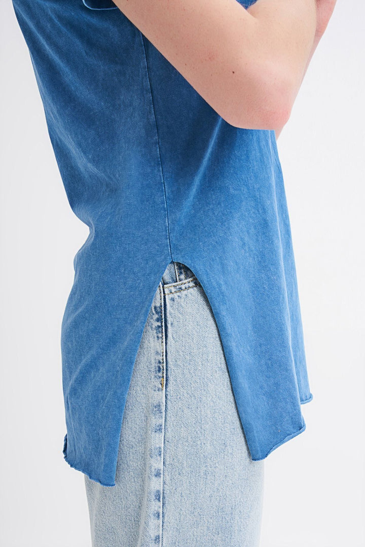 Yanı Yırtmaçlı Bisiklet Yaka Tişört İndigo