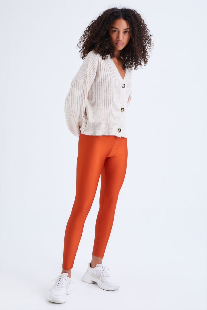 Düğmeli Hırka Taş