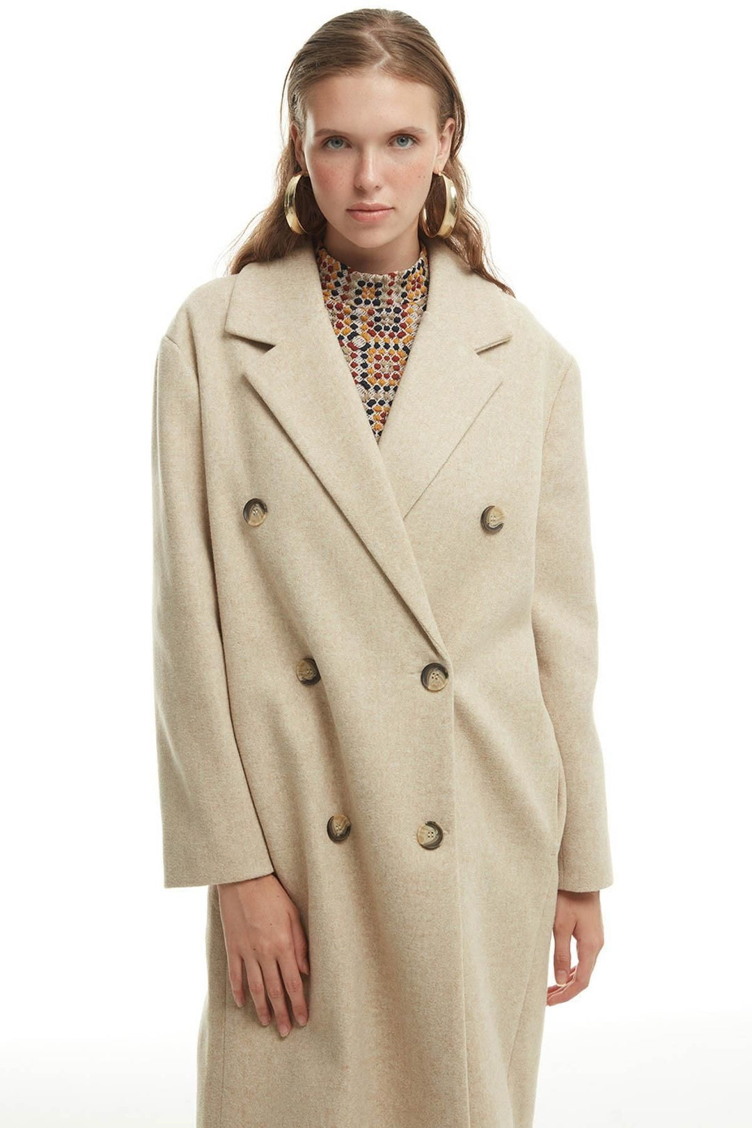 Düğmeli Uzun Kaban Bej