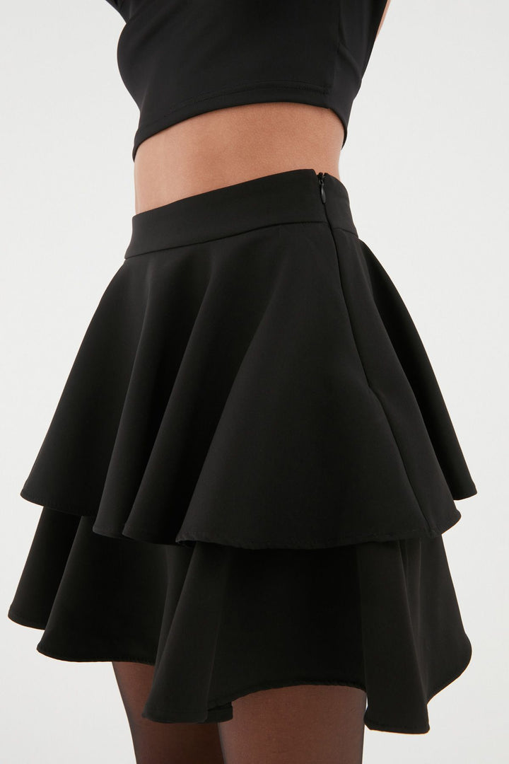 Flywheel Detailed Short Skirt Black