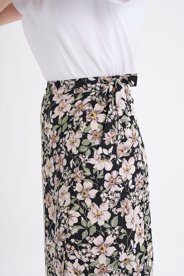 Floral Patterned Wrap Skirt Black