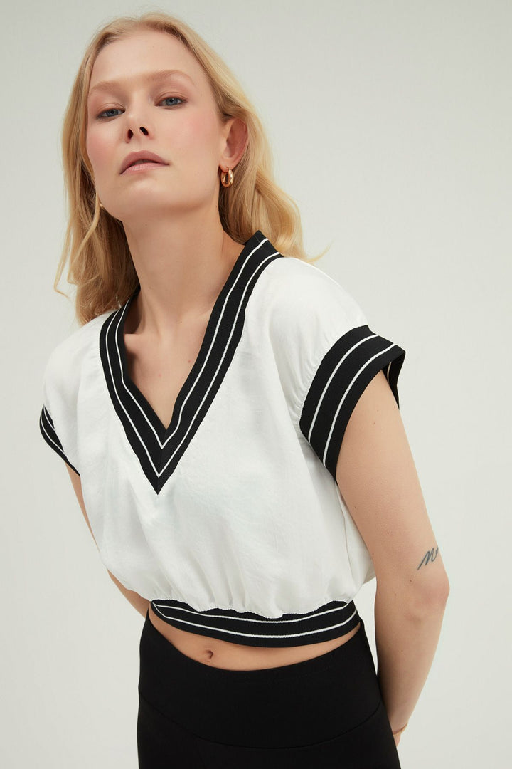 Ribanalı V Yaka Bluz Beyaz