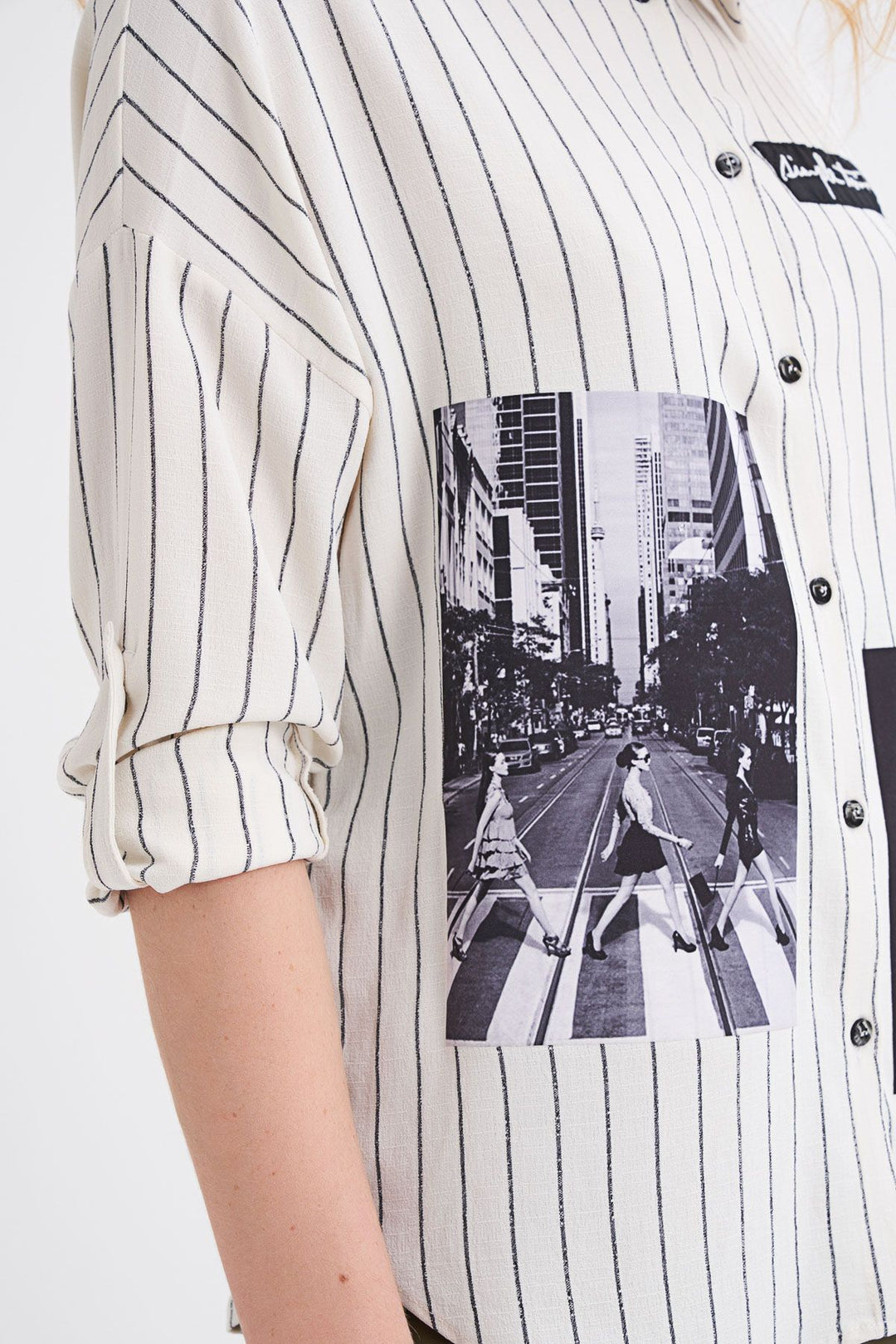 Nakış Detaylı Baskılı Çizgili Gömlek Ekru