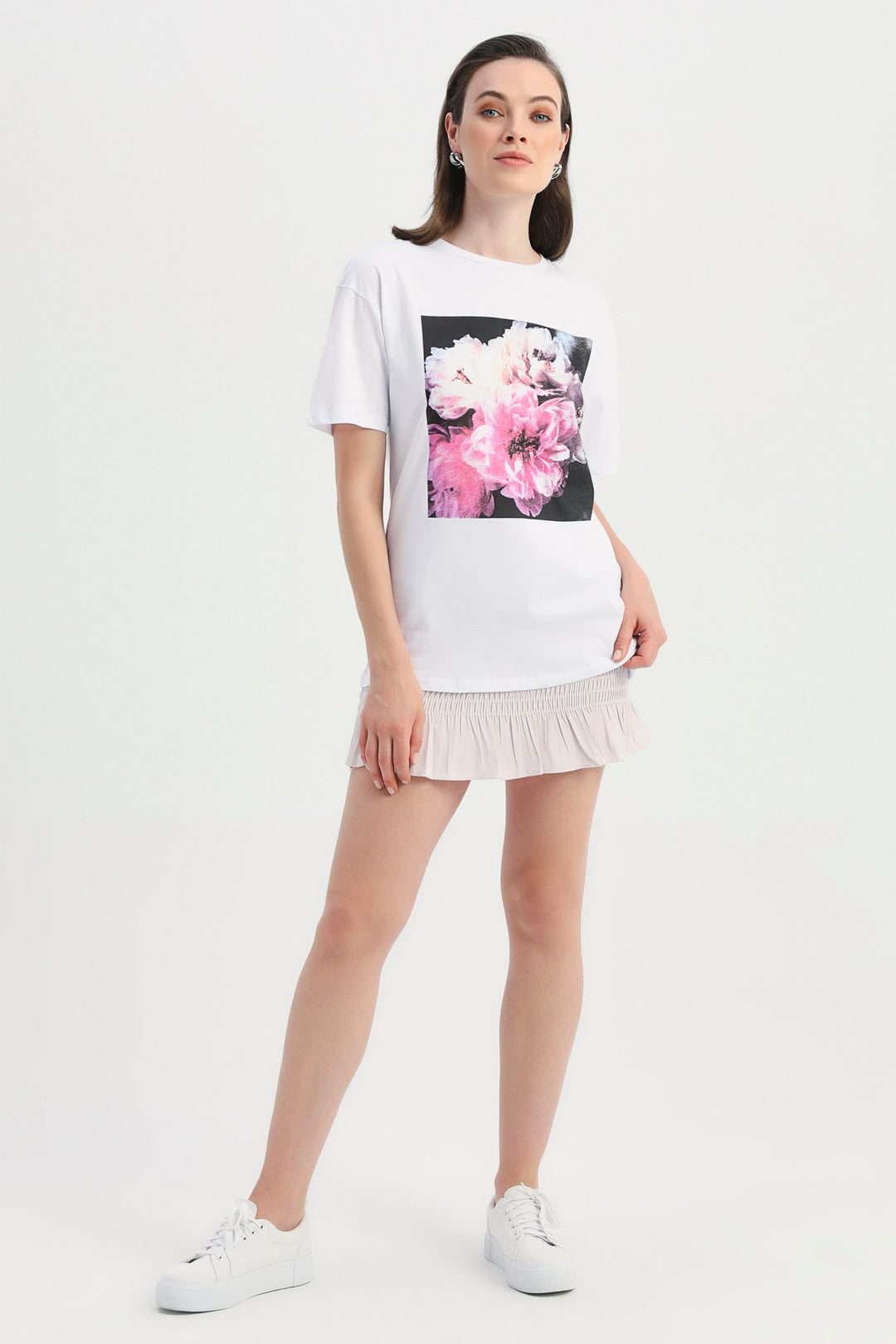 Çiçek Baskılı Tişört Beyaz