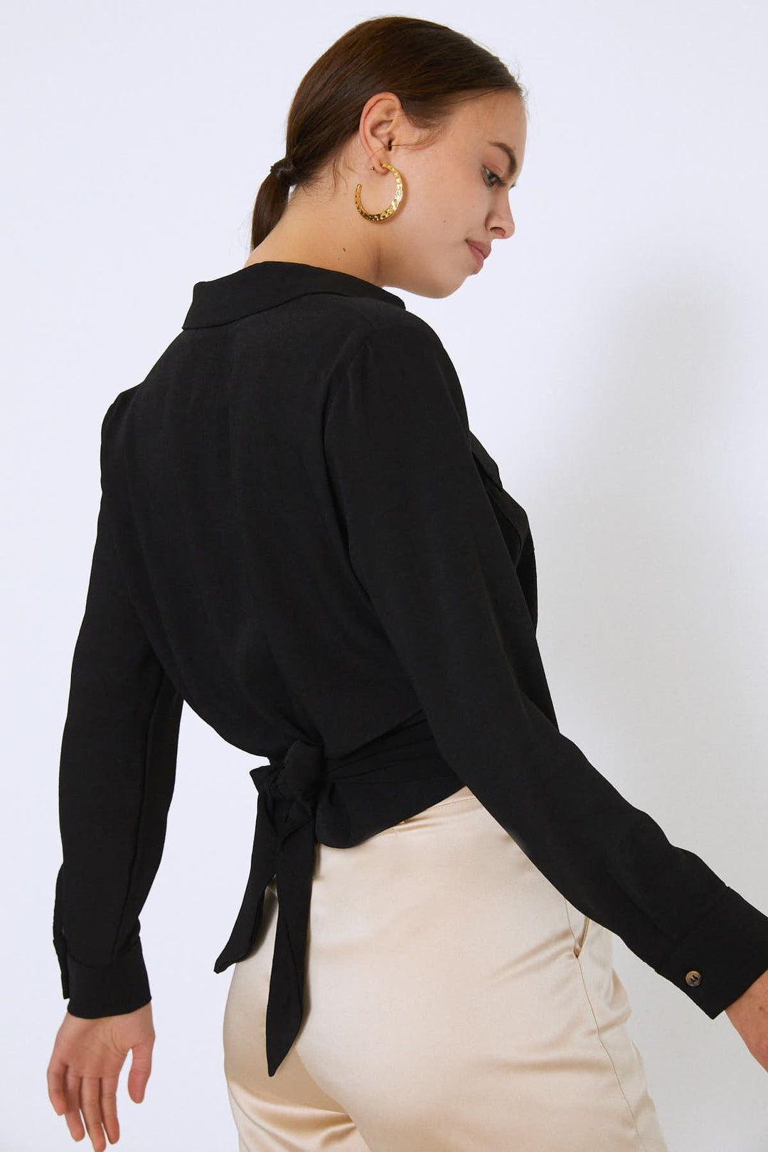 Beli Kuşakli Cepli Gömlek Siyah