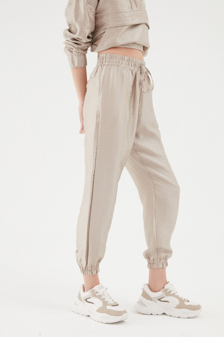 Elastic Leg Trousers Beige