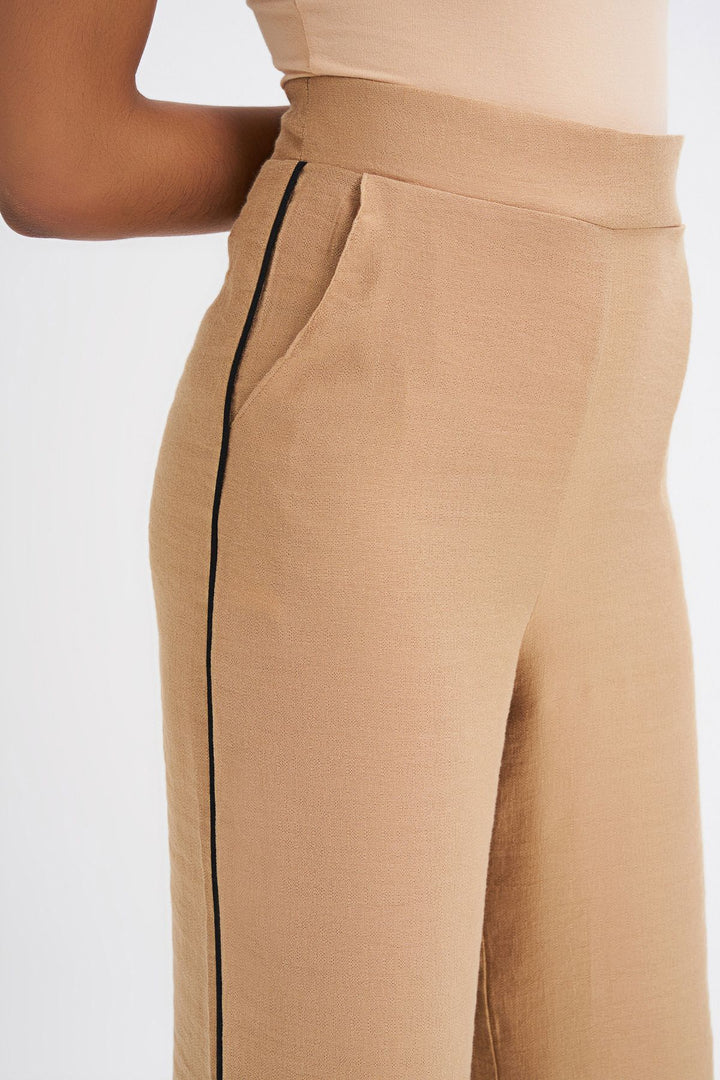 Şerit Detaylı Pantolon Camel