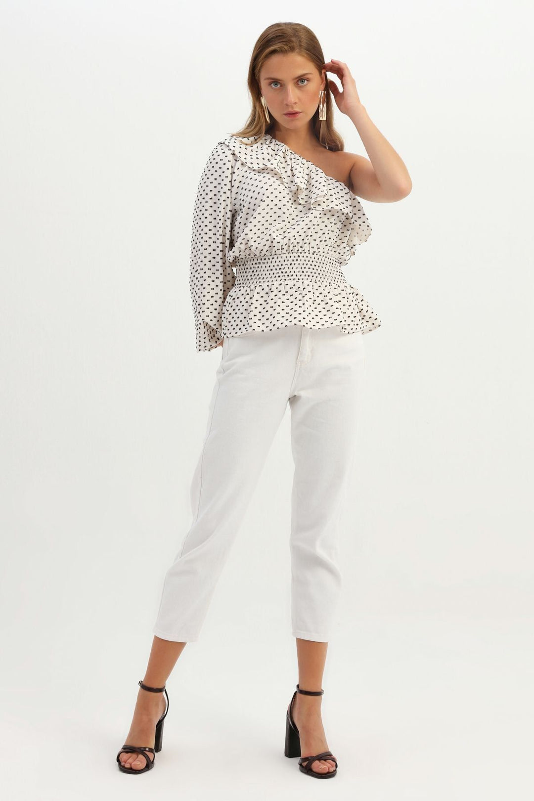 Volanlı Gipeli Tek Omuz Bluz Ekru