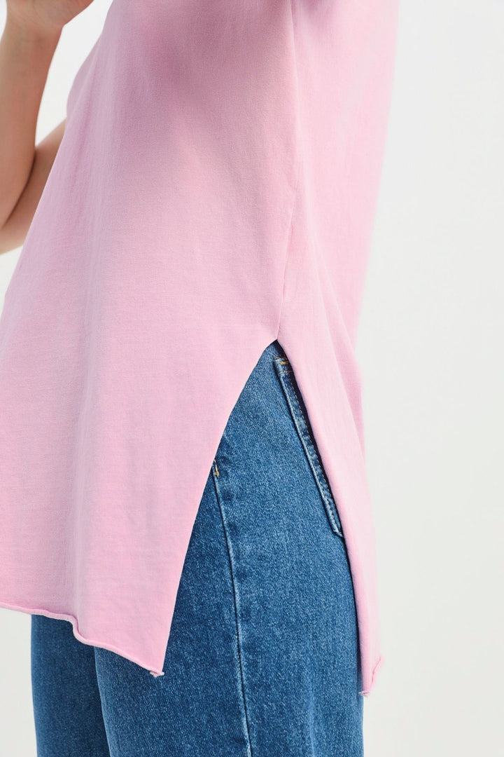 Yanı Yırtmaçlı Bisiklet Yaka Tişört Pembe