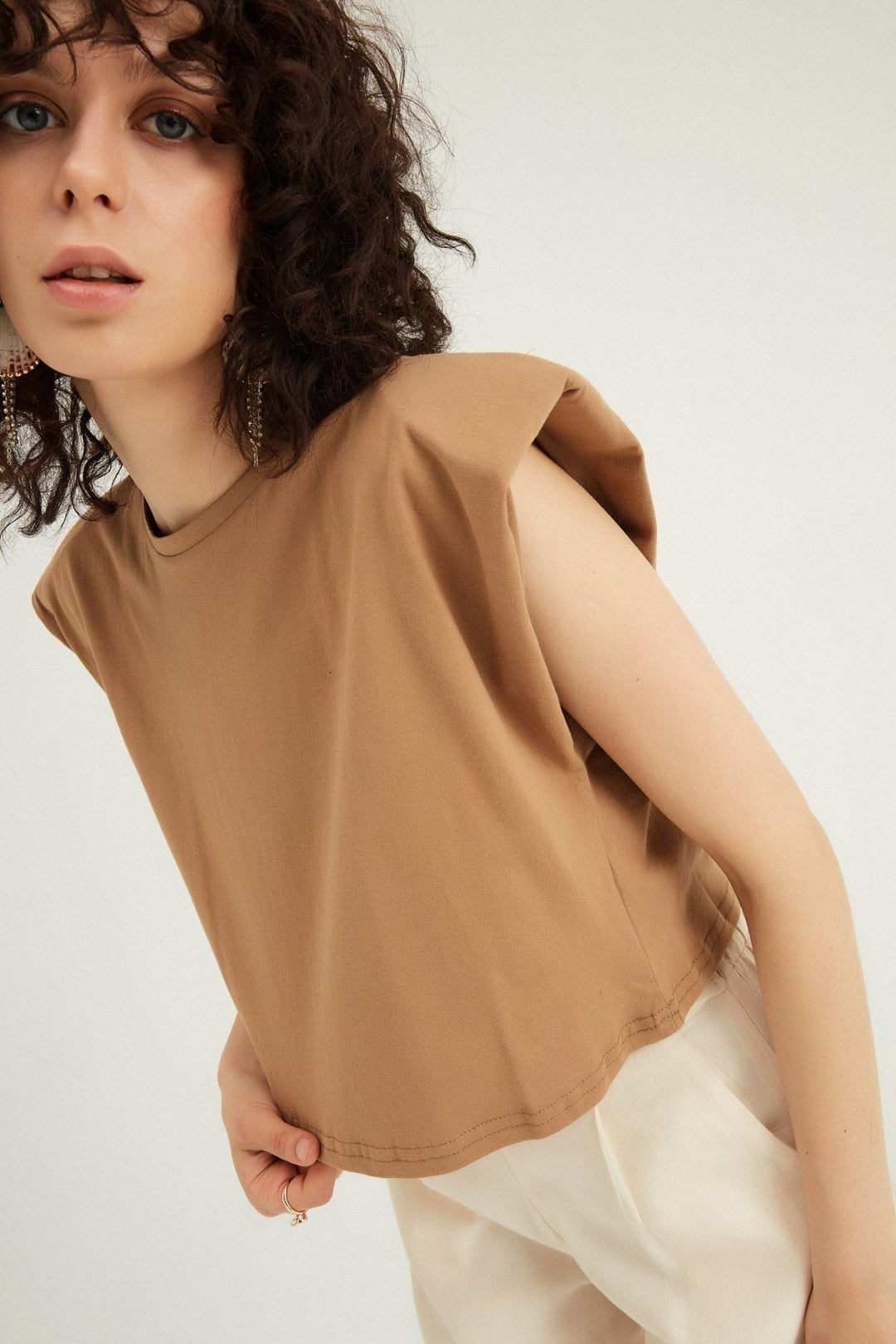 Vatkalı Basic Crop Tişört Kahverengi
