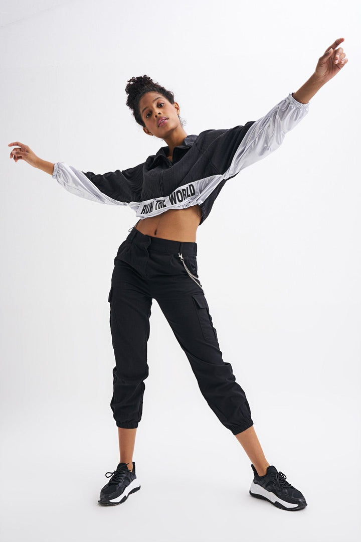 Cargo Pocket Chain Detailed Trousers Black