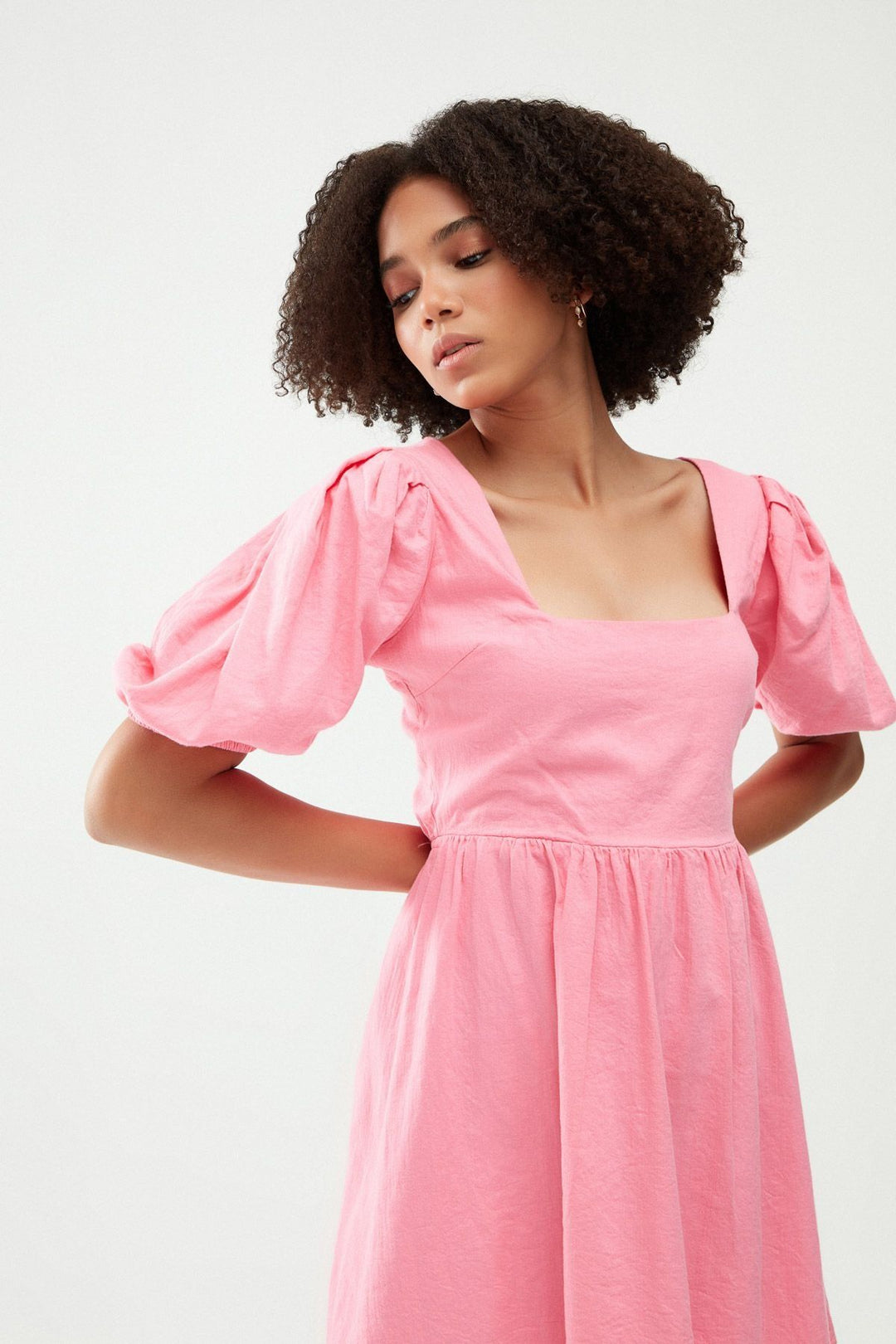 Balon Kol Dekolteli Vatkalı Elbise Şeker Pembe