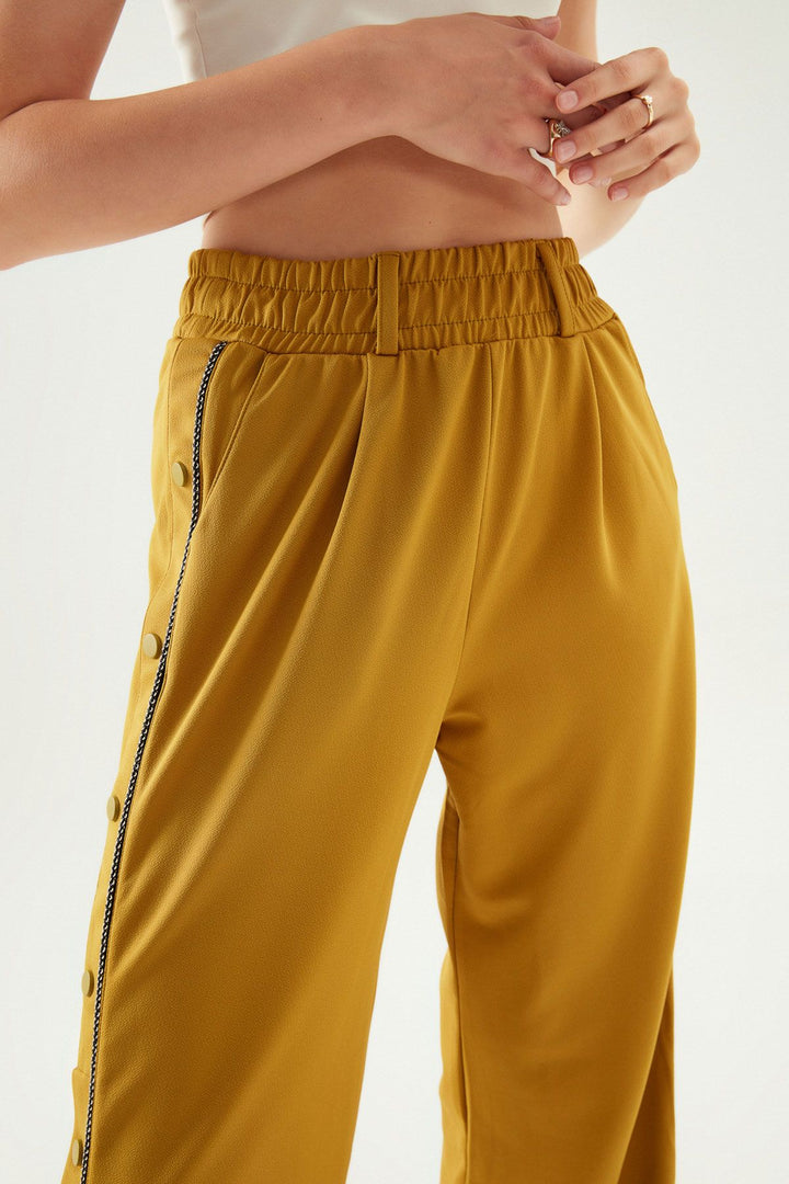 Yanları Çıtçıtlı Pantolon Olive