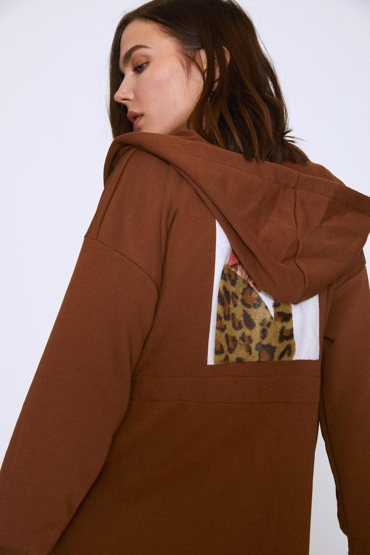 Arkası Baskılı Sweatshirt Kahverengi