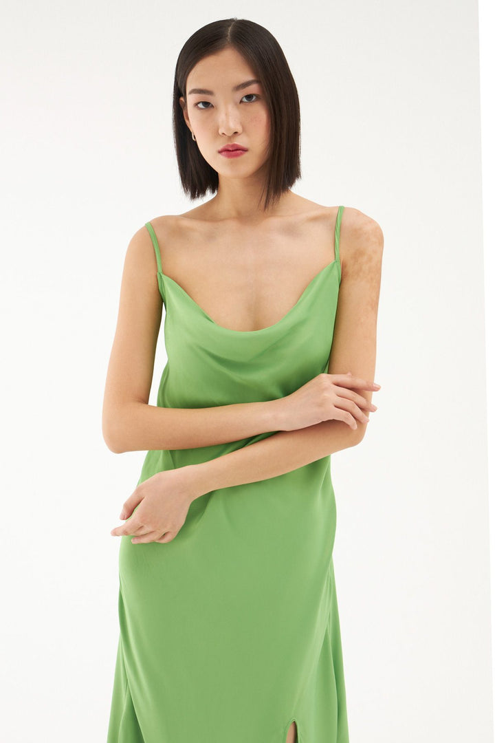 Degaje Yaka Yırtmaçlı Midi Boy Elbise Yeşil