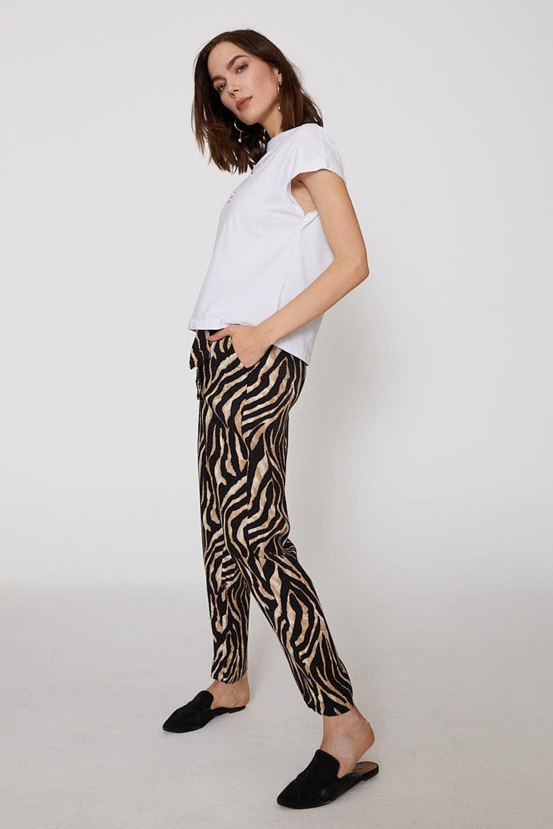 Necklace Accessory Detailed T-Shirt White