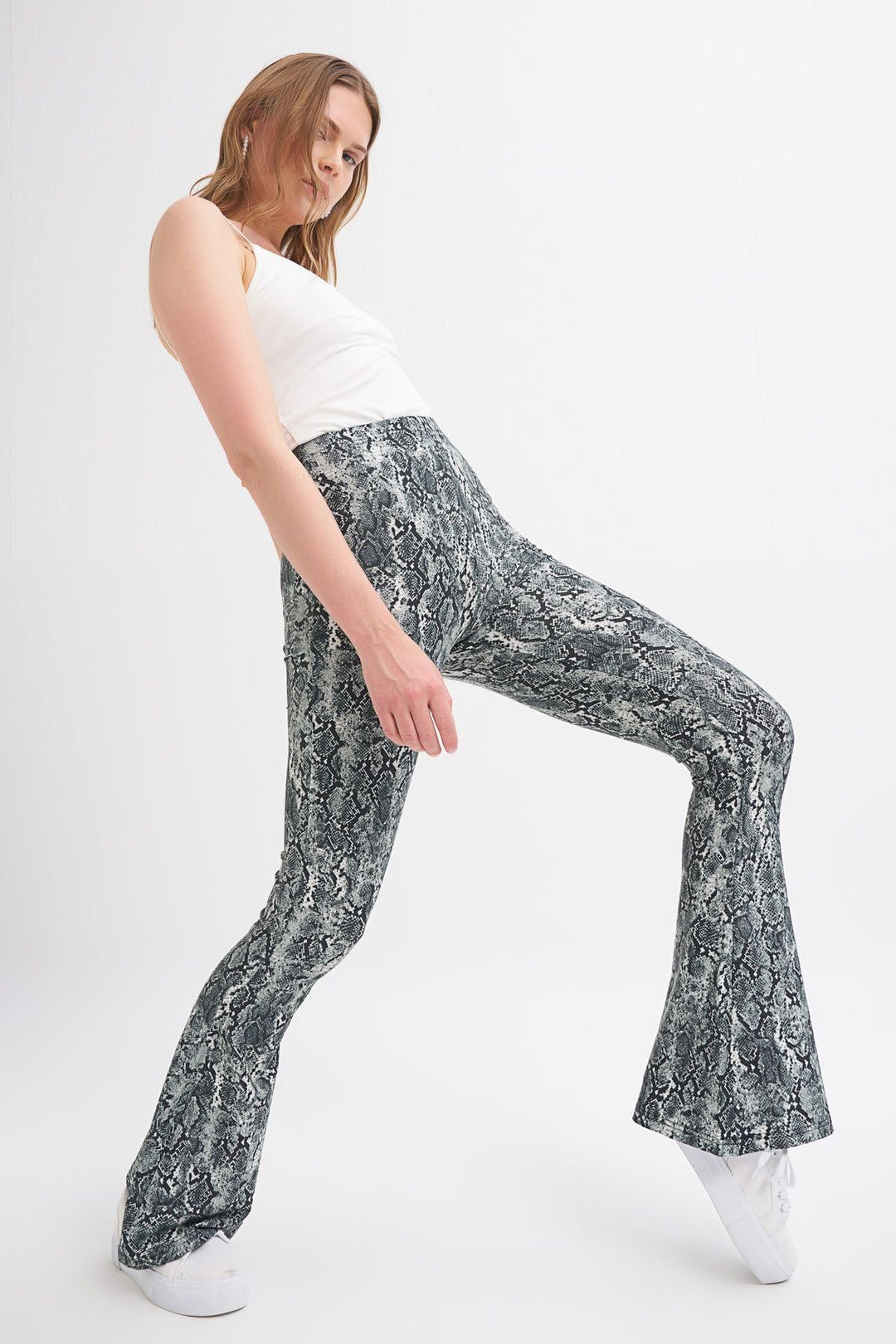 Desenli İspanyol Paça Pantolon Gri