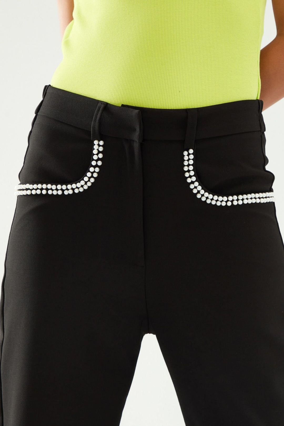 İnci Detaylı Duble Paça Pantolon Siyah