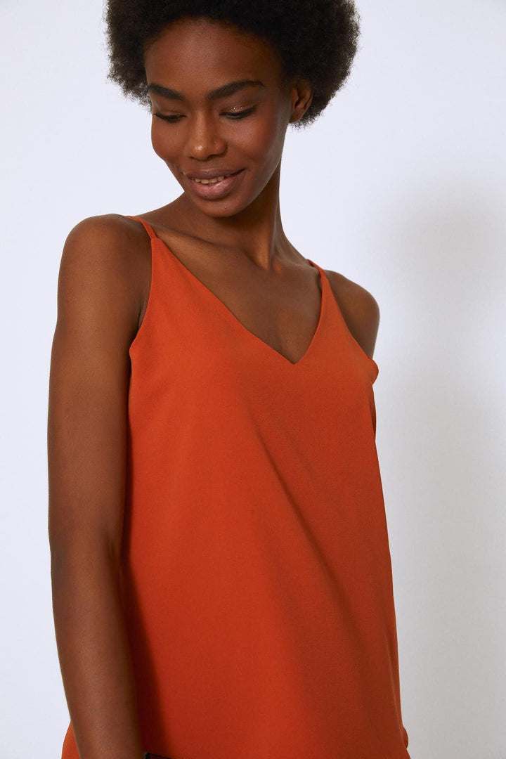 İp Askılı V Yaka Bluz Kiremit