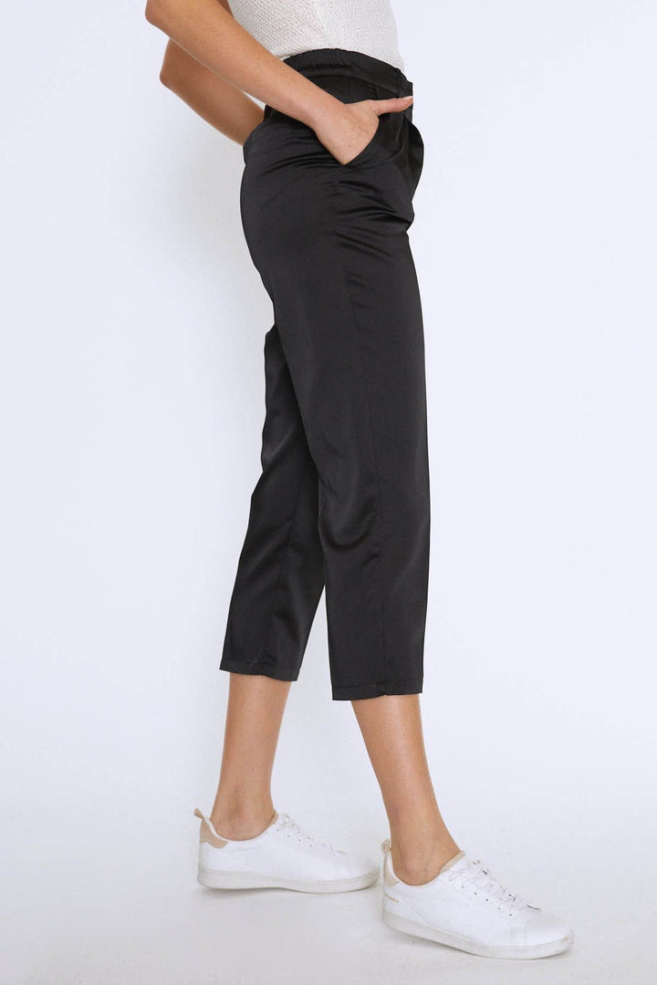 Beli Pileli Pantolon Siyah