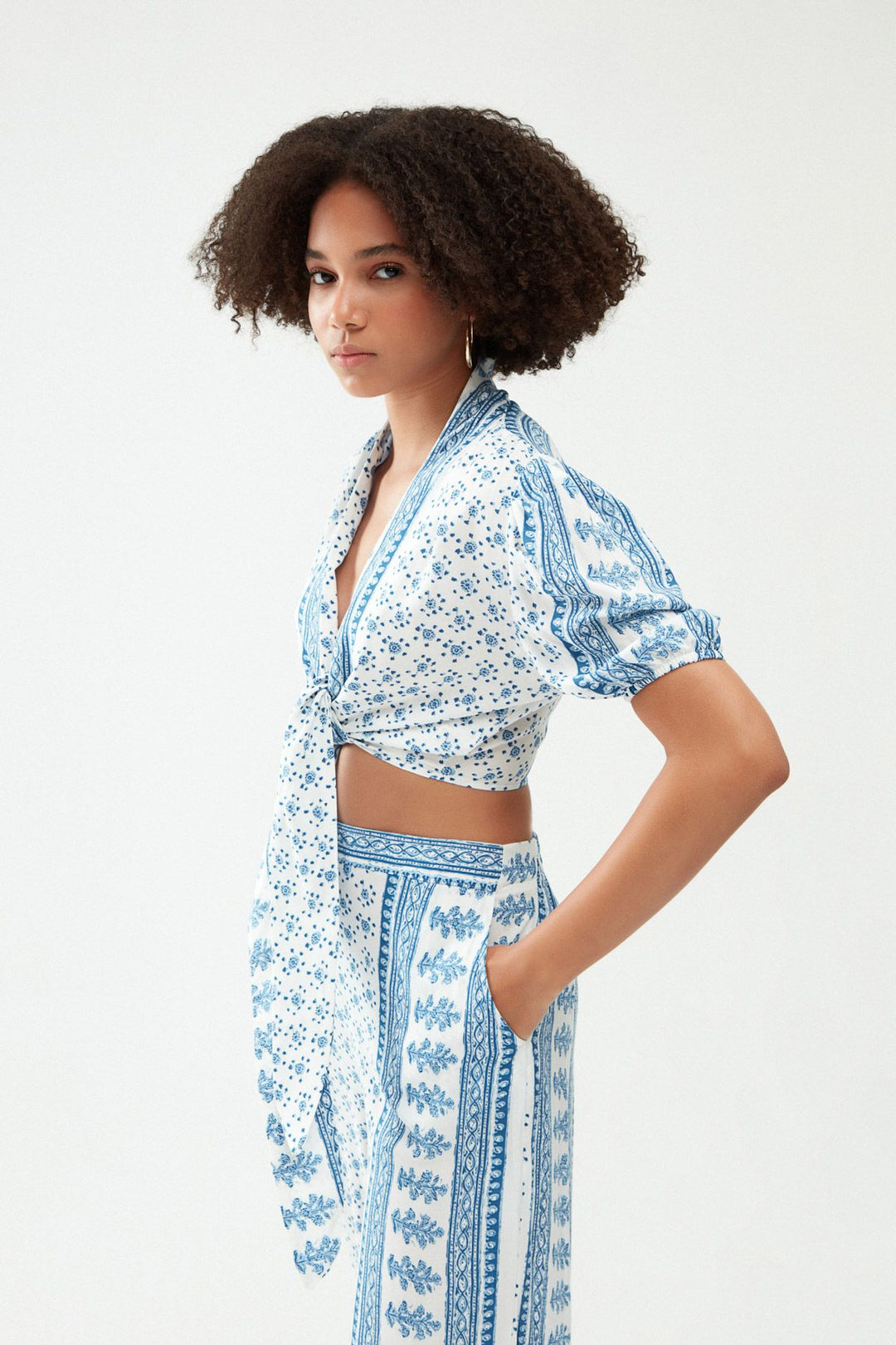 Patterned Tie Crop Blouse Blue