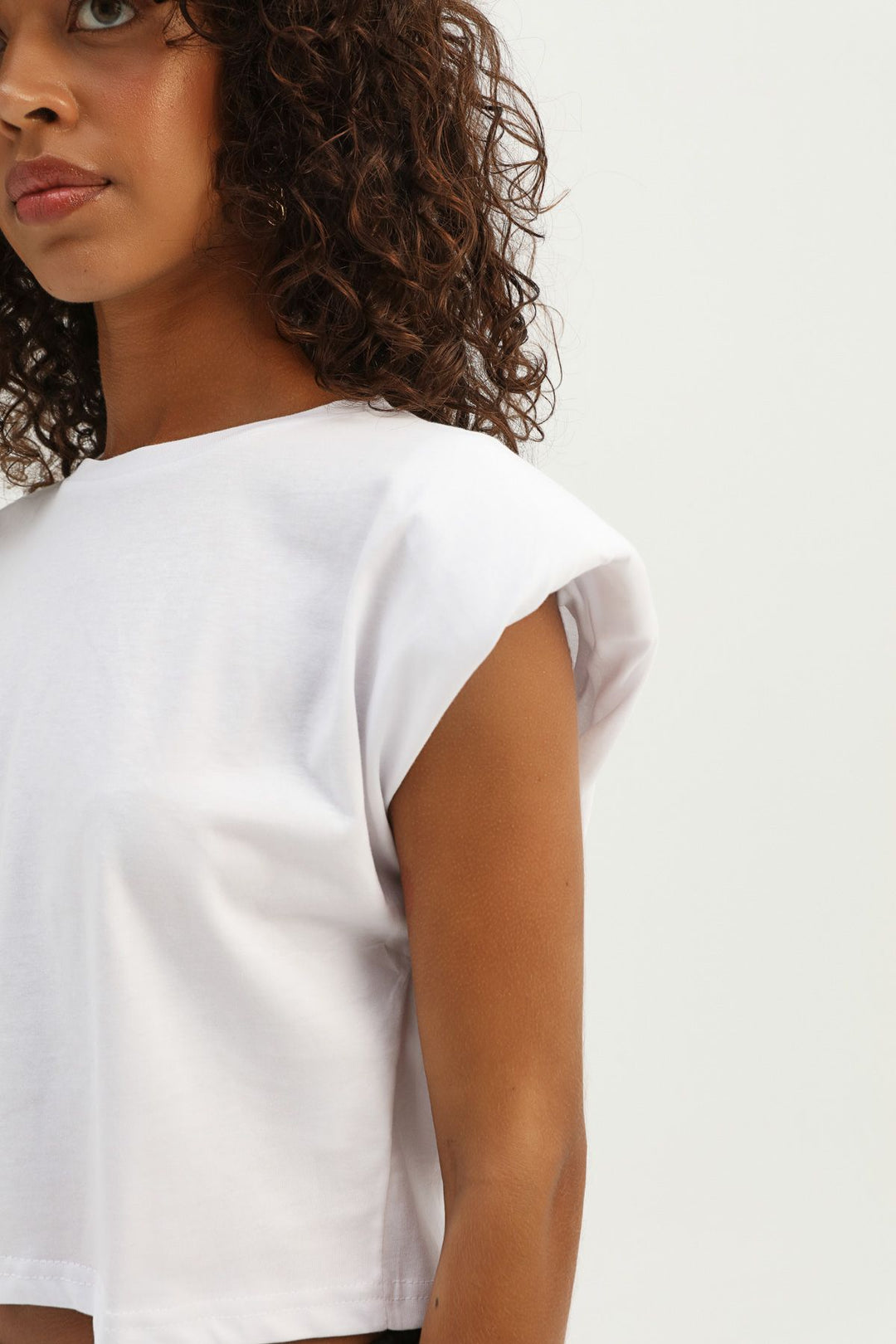 Vatkalı Basic Crop Tişört Beyaz