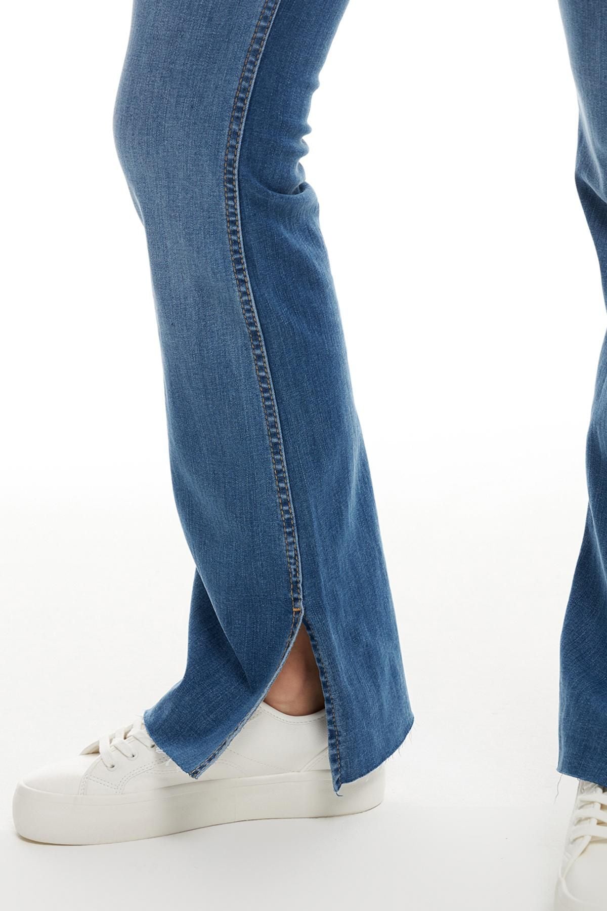 Spanish Leg Slit Jeans Blue