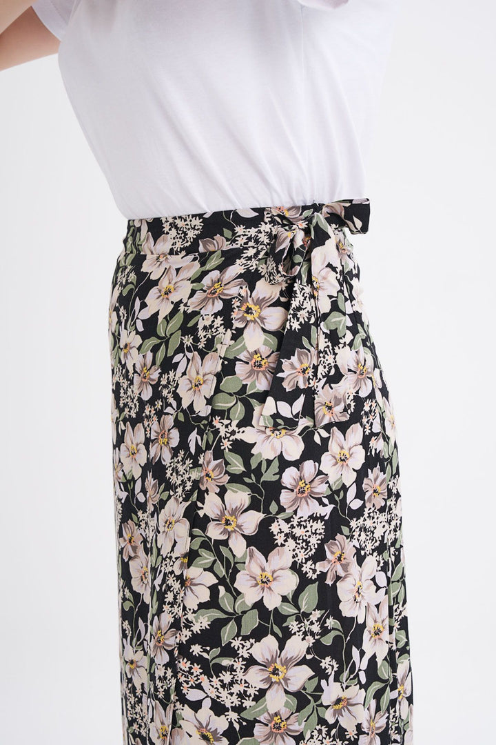 Floral Patterned Wrap Skirt Black