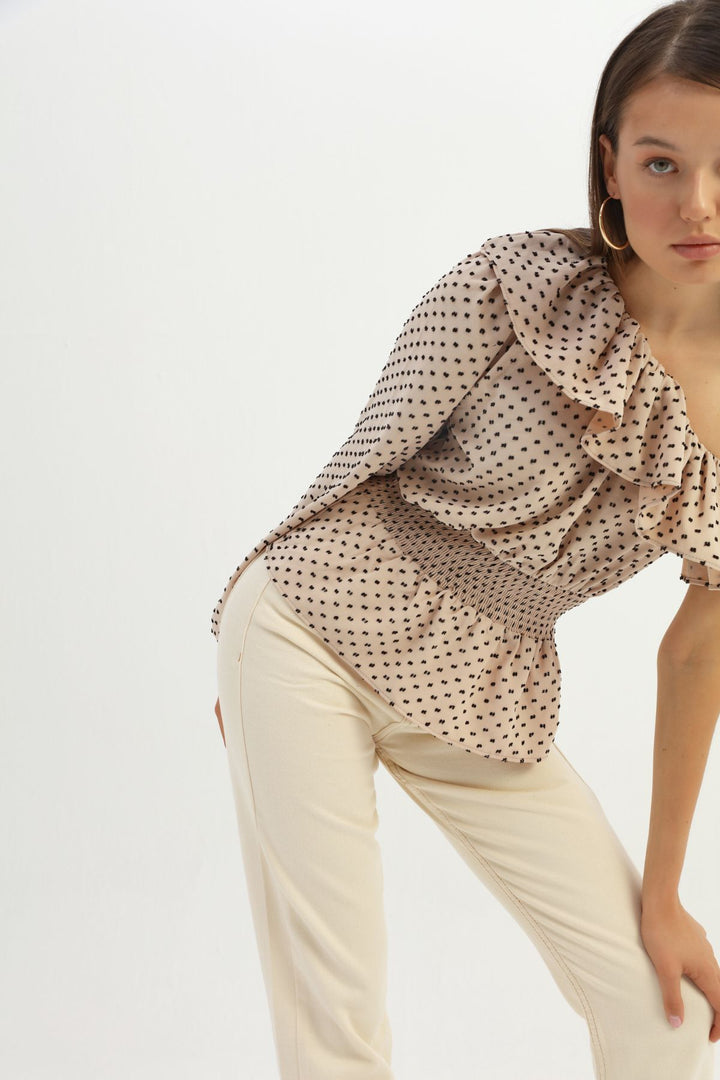 Volanlı Gipeli Tek Omuz Bluz Bej