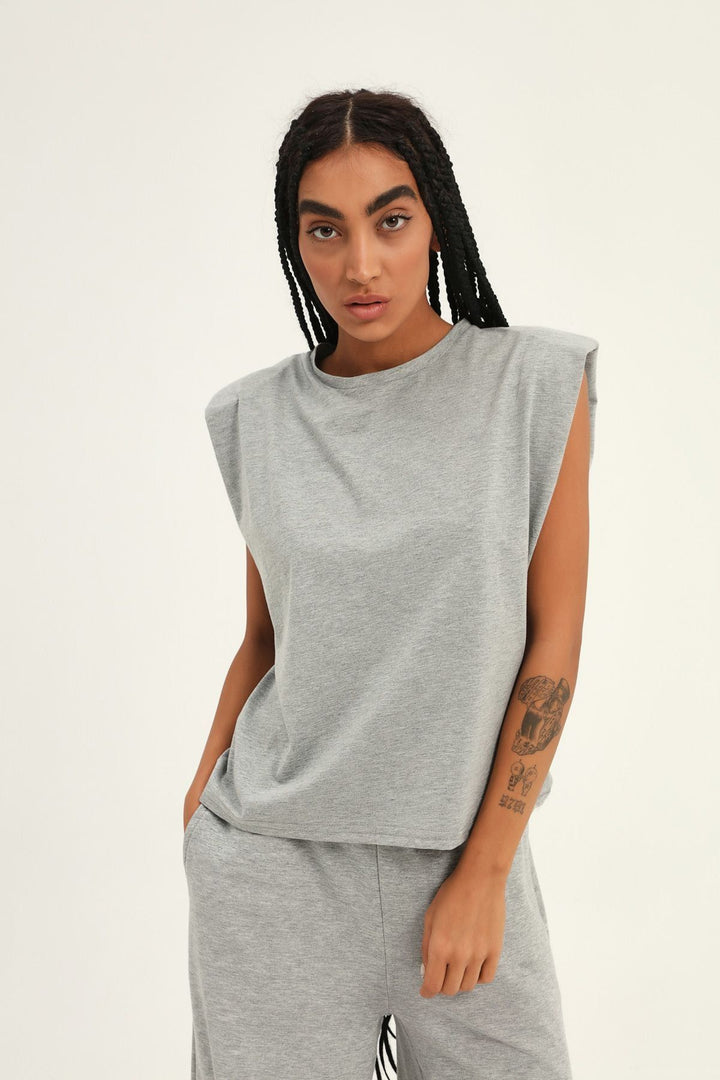 Padded Sleeveless Basic T-Shirt Graymelange