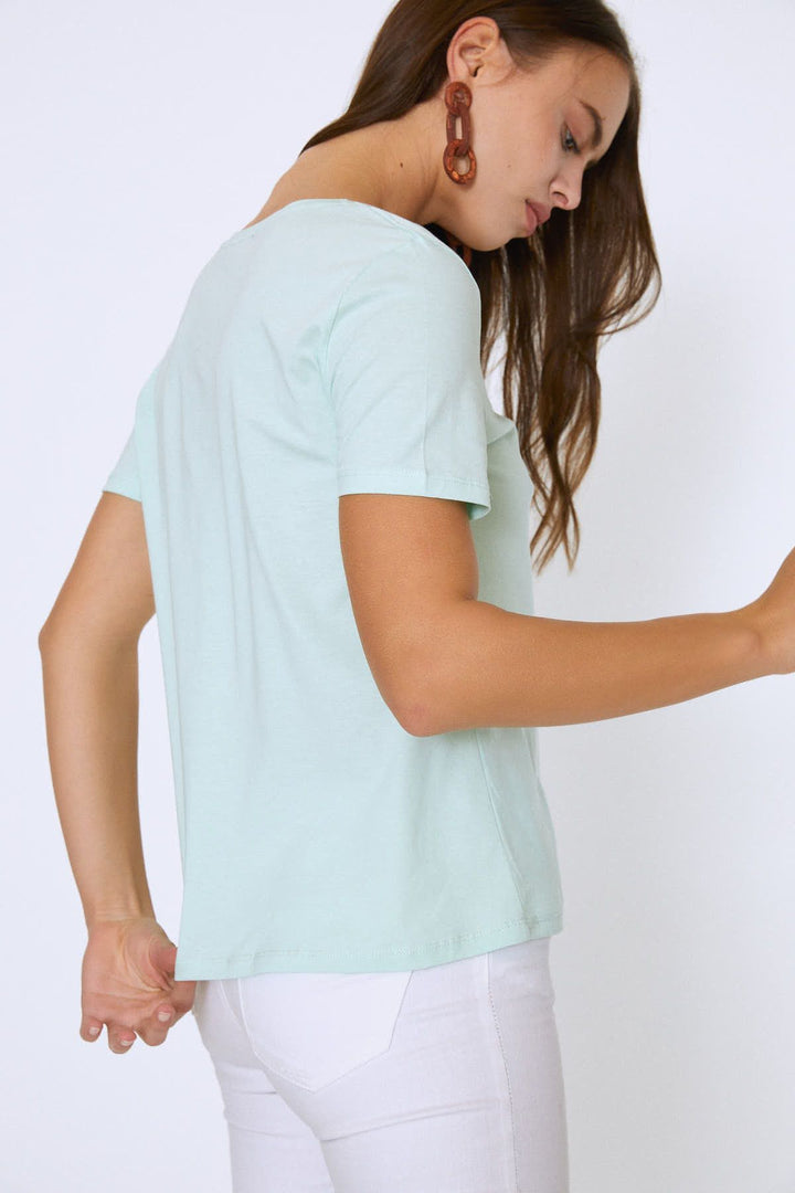 V Yaka Basic Tişört Açık Mint
