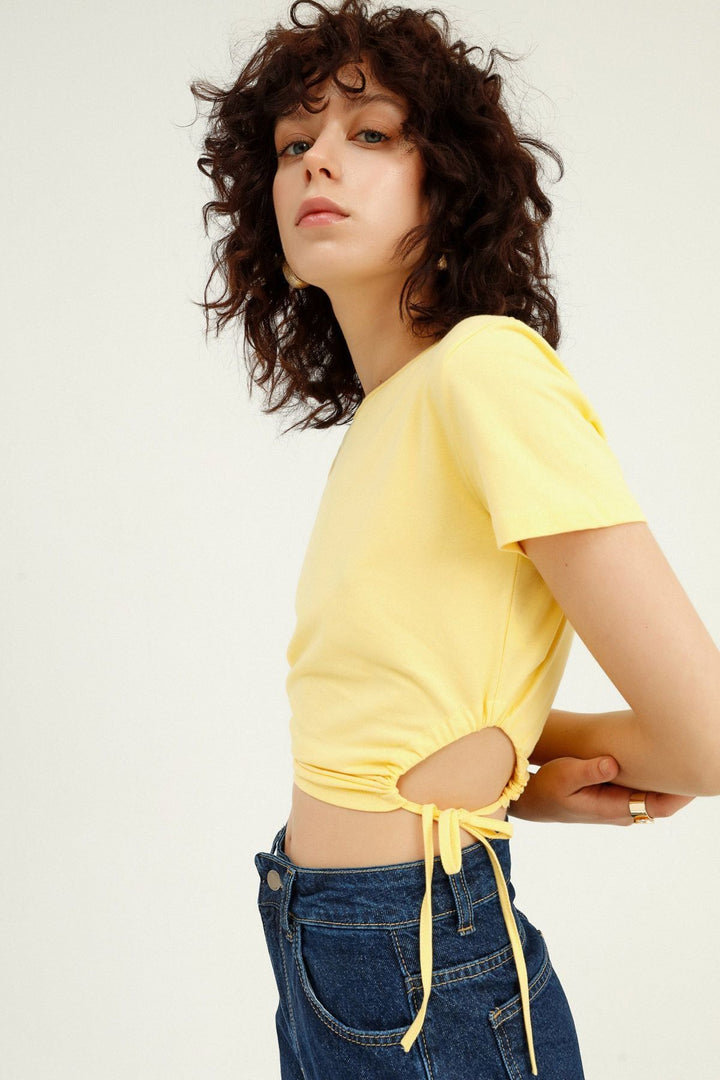 Yanları Büzgülü Dekolteli Tişört Sarı