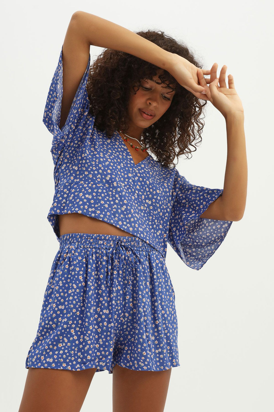 Çiçek Desenli Arkası Bağlamalı Bluz Sax