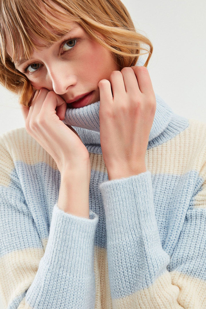Striped Knitwear Sweater Baby Blue