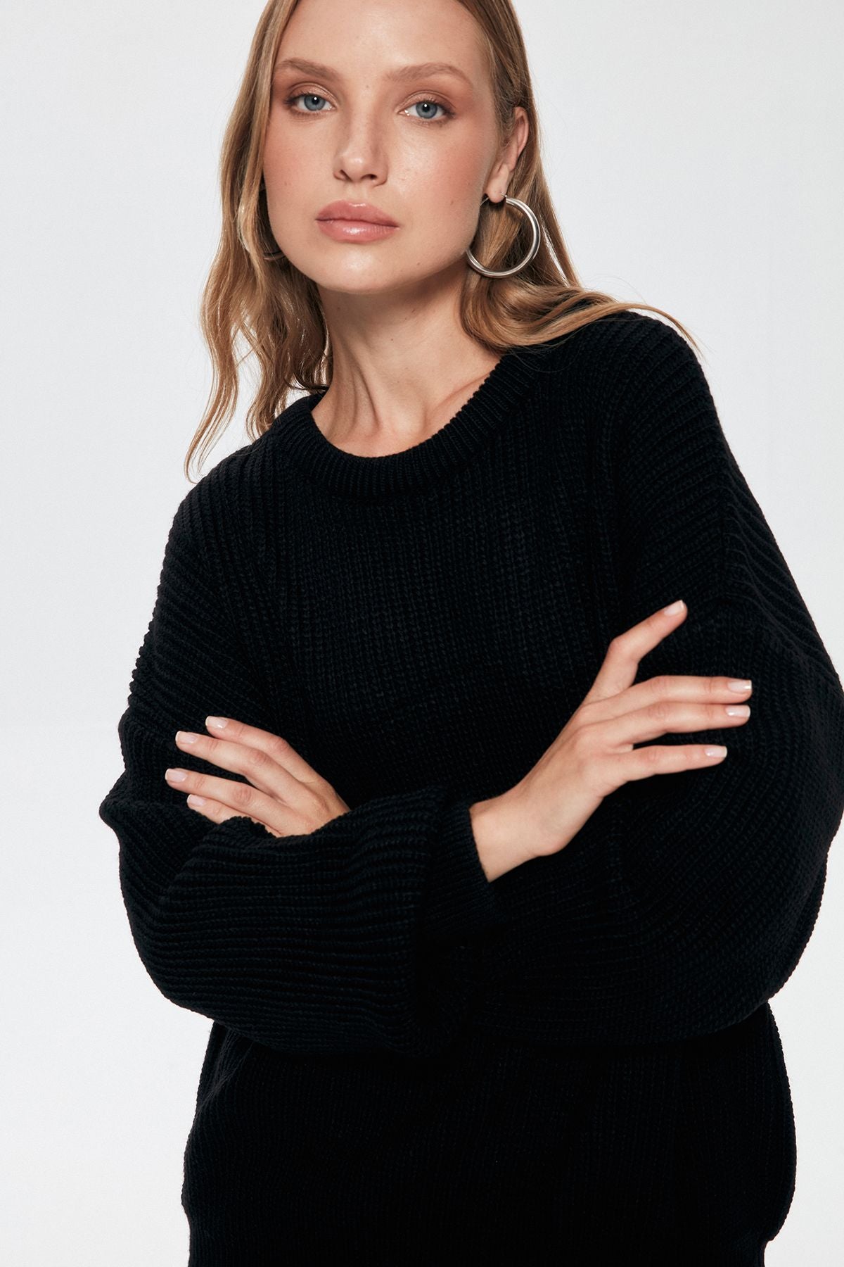 Crew Neck Knitted Sweater Black