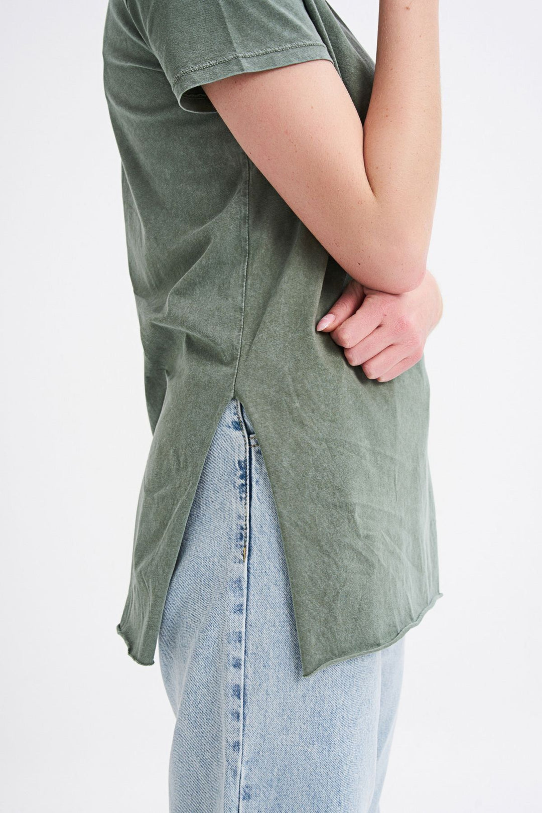 Yanı Yırtmaçlı Bisiklet Yaka Tişört Haki