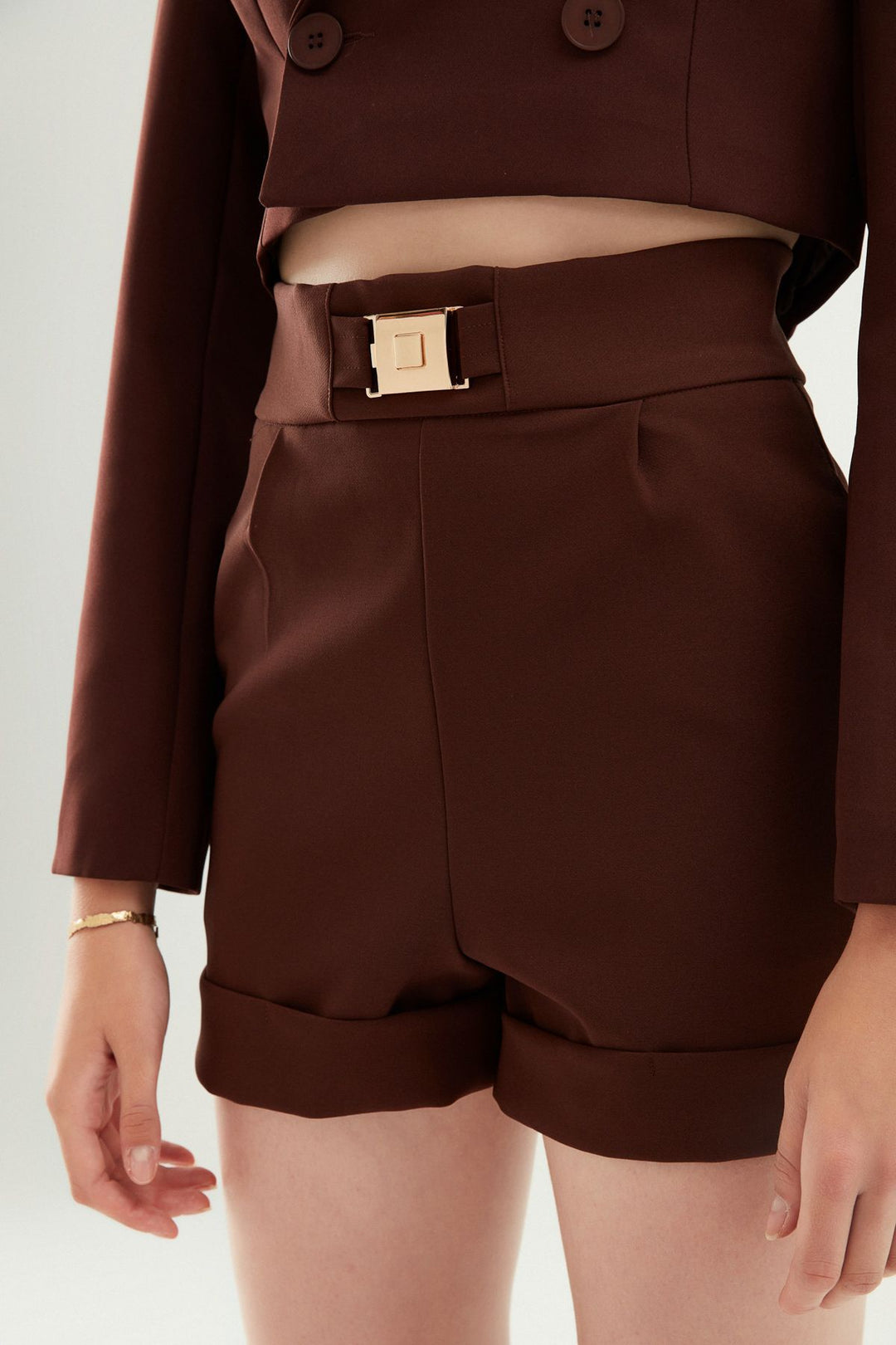 Kemer Aksesuarlı Şort Koyu Kahve
