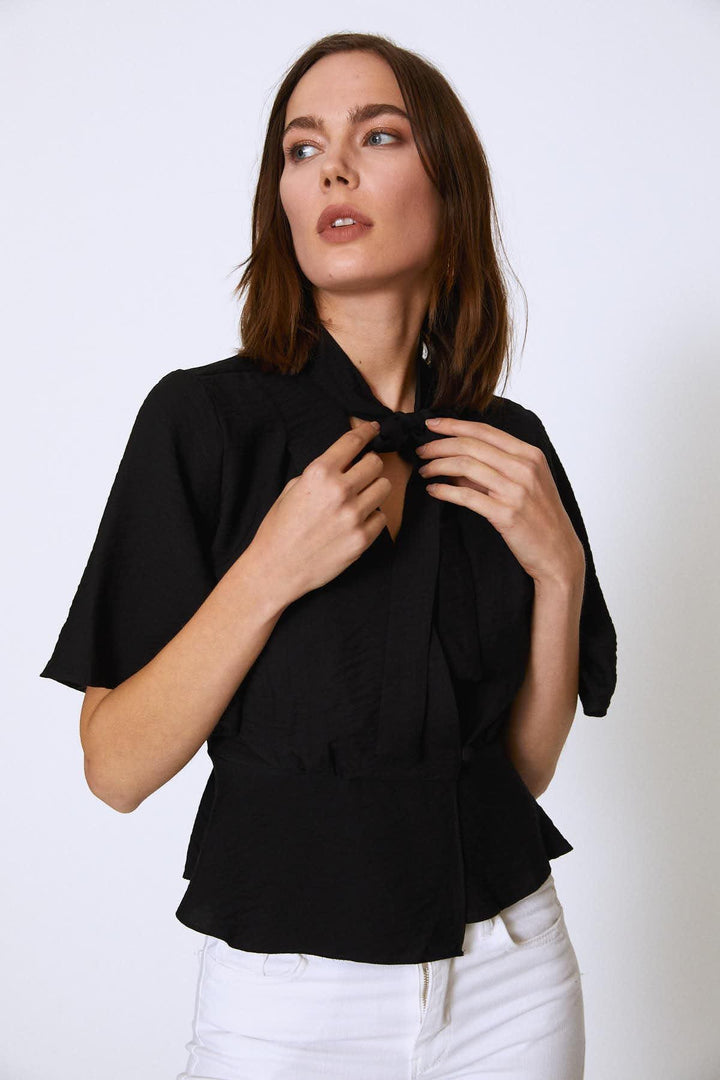 V Yaka Bağlamalı Bluz Siyah