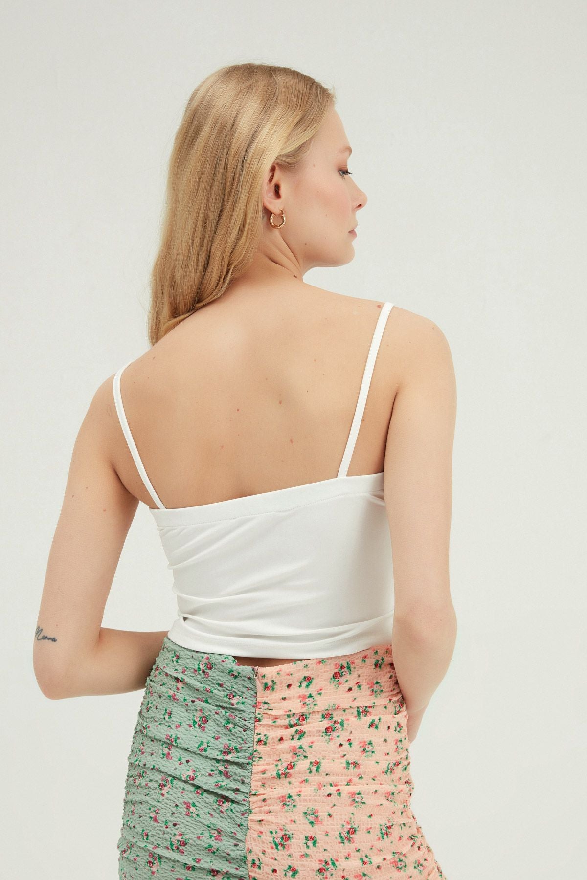 Thin Strap Gipe Crop Blouse Ecru