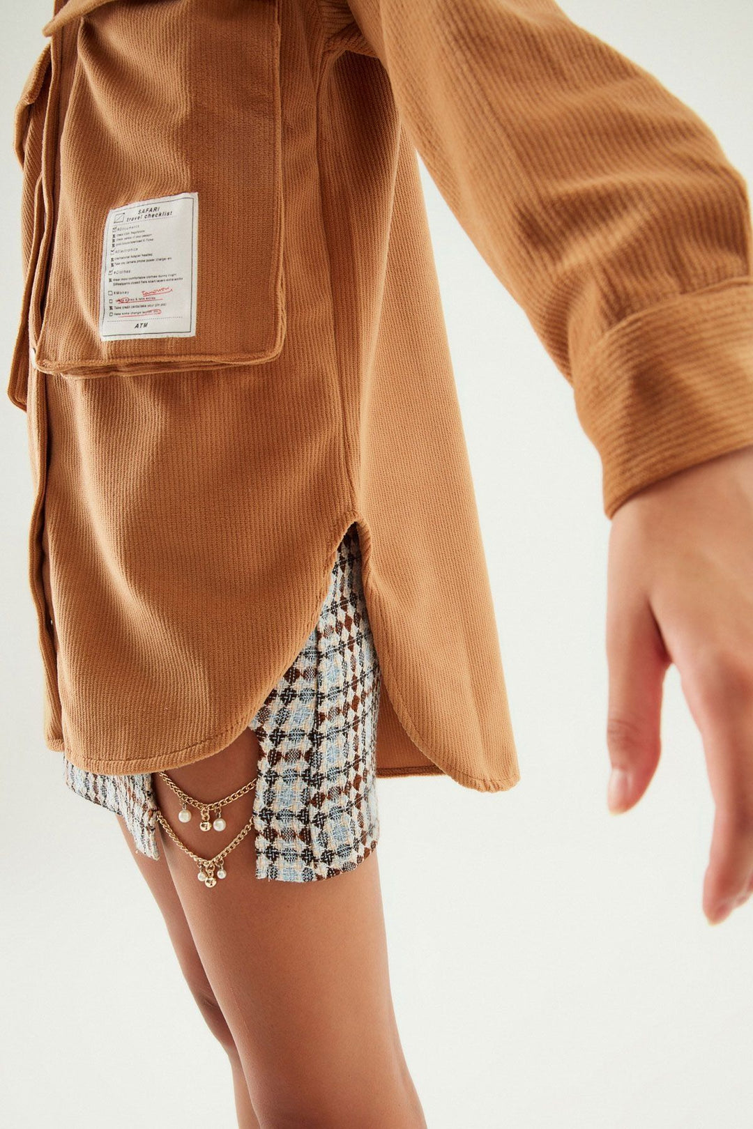 Büyük Cepli Kadife Gömlek Camel