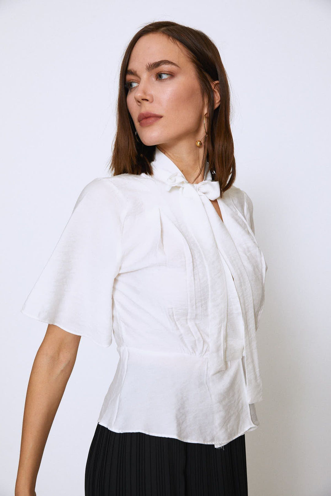 V Yaka Bağlamalı Bluz Ekru