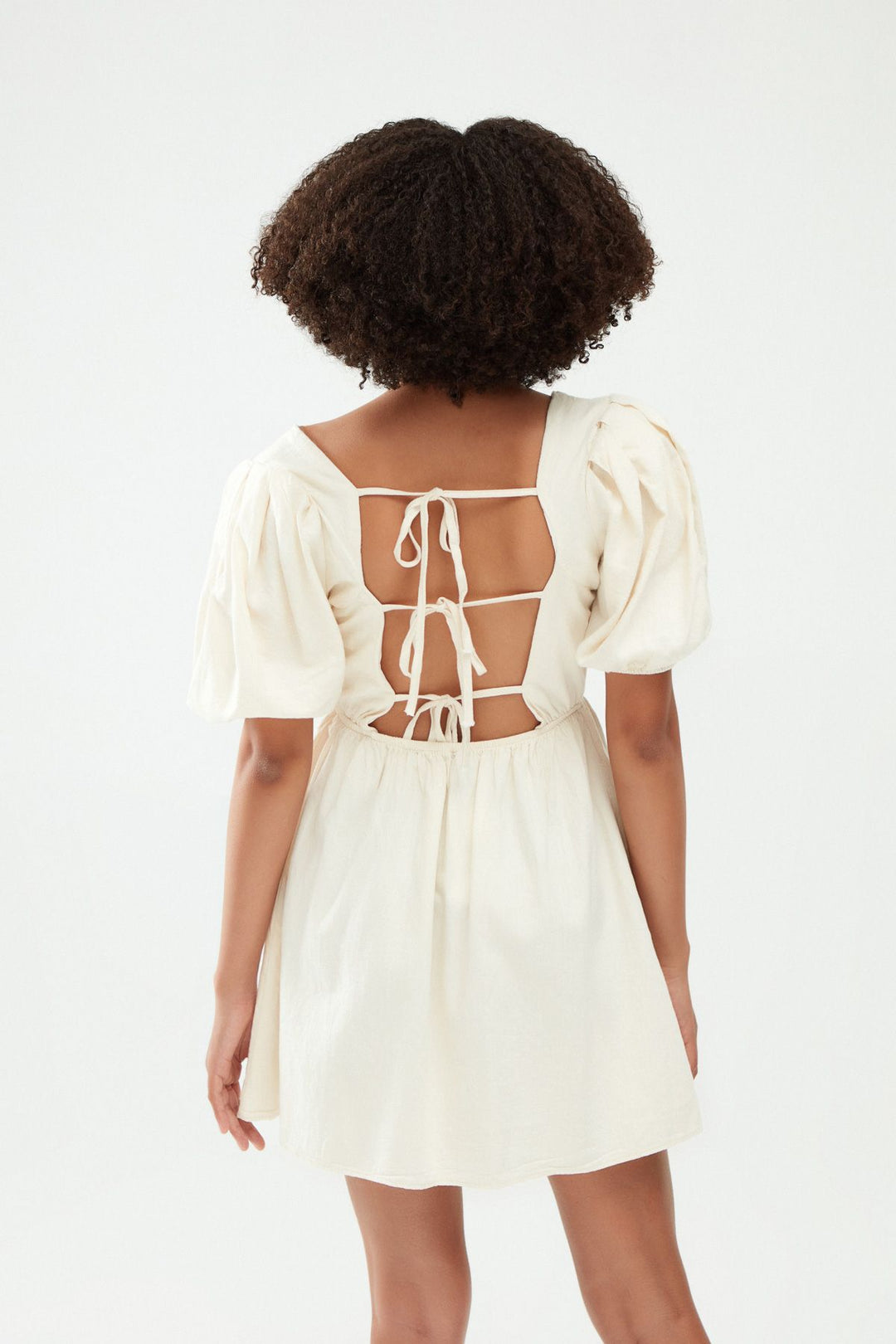 Balon Kol Dekolteli Vatkalı Elbise Naturel