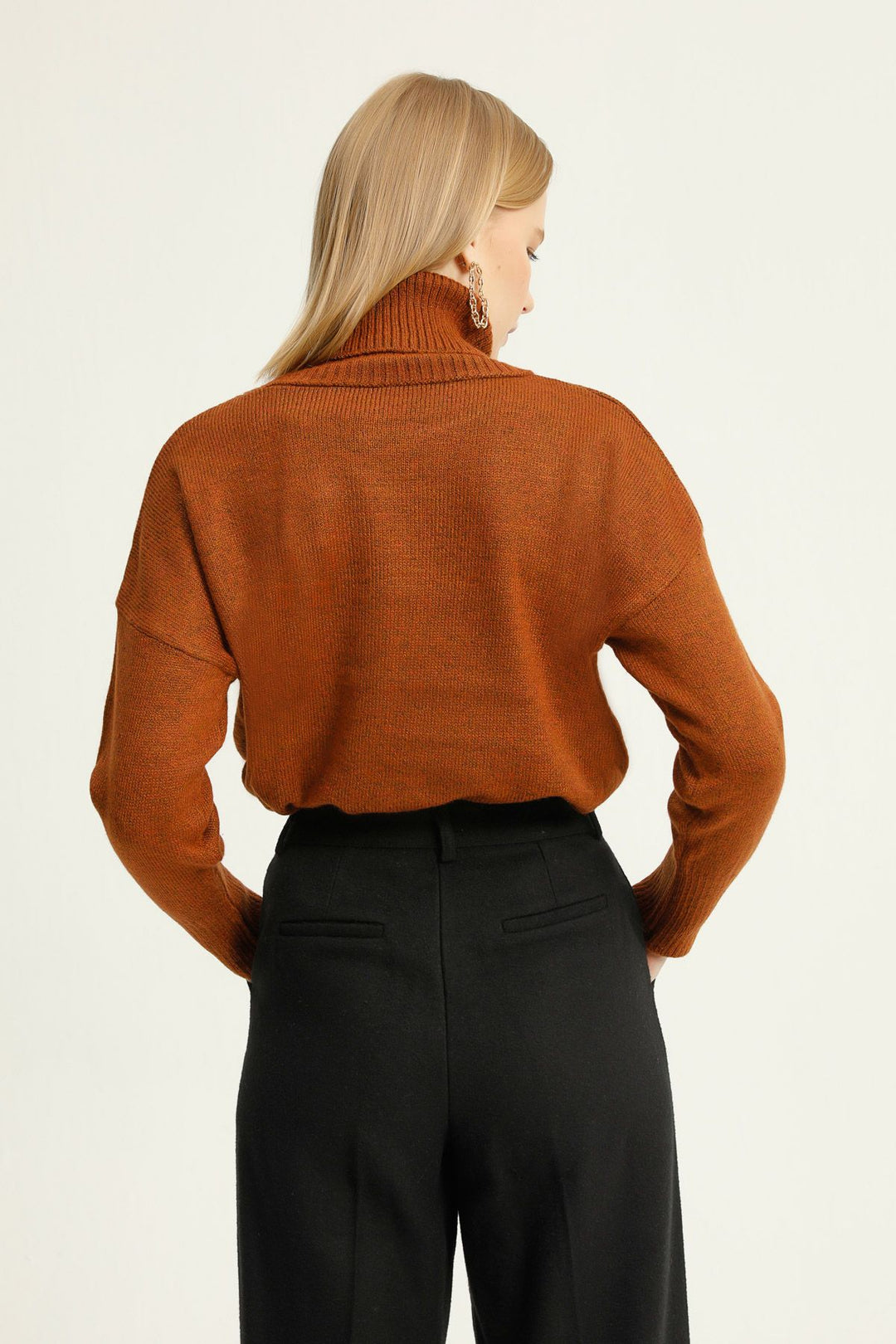 Turtleneck Loose Sweater Brown