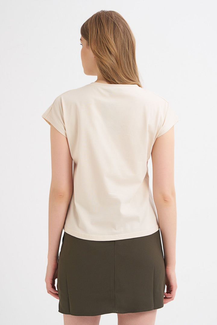 Necklace Accessory Detailed T-Shirt Light Beige