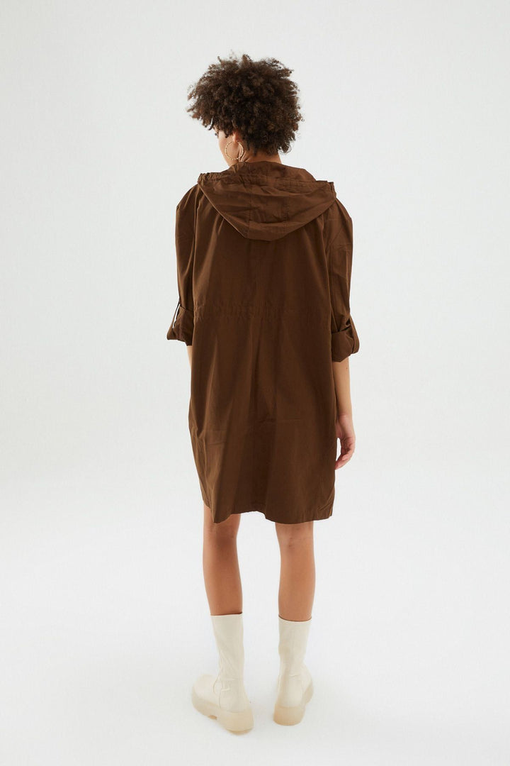 Beli Büzgülü Kapüşonlu Trençkot Kahverengi