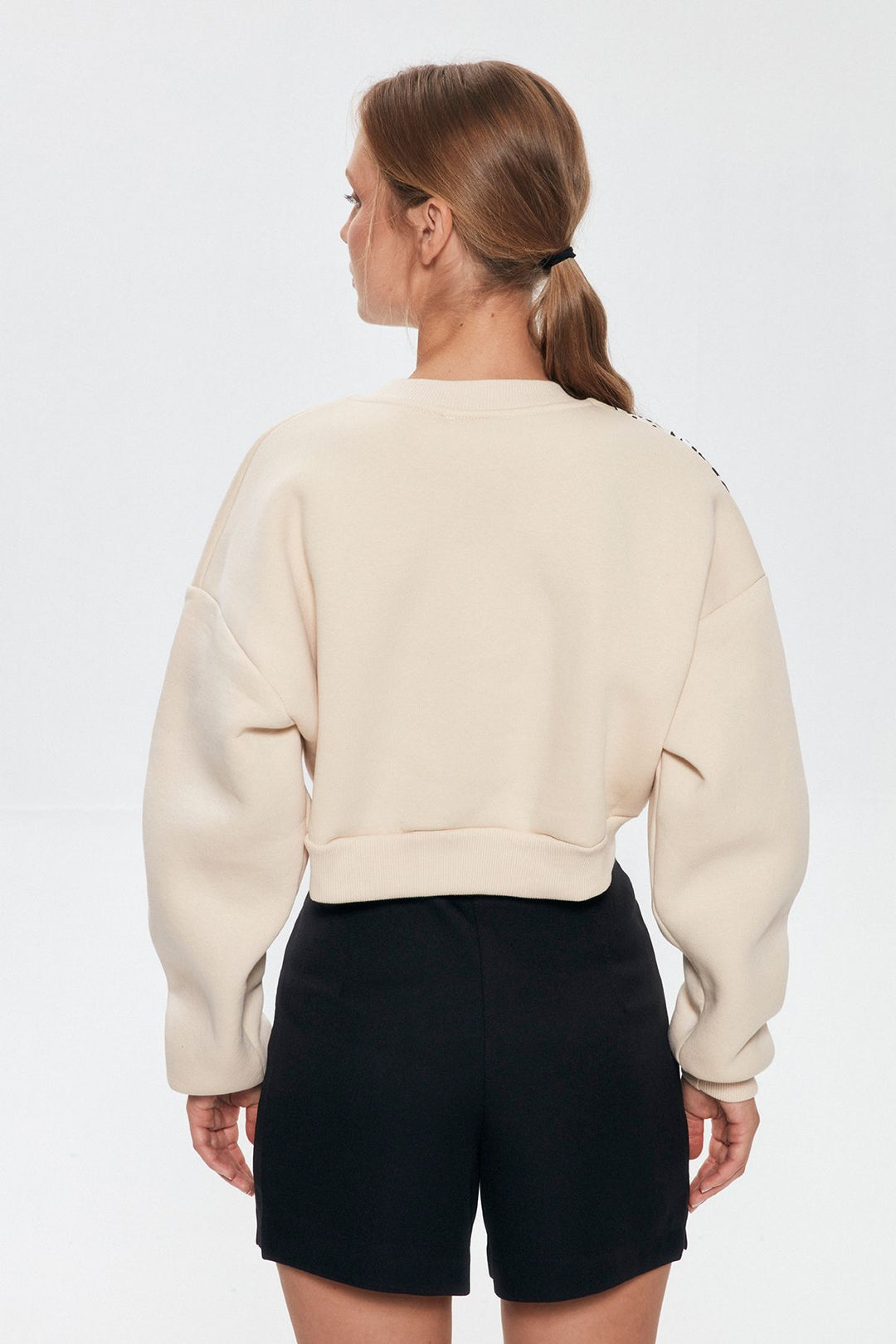Baskı Detaylı Crop Sweatshirt Açık Bej