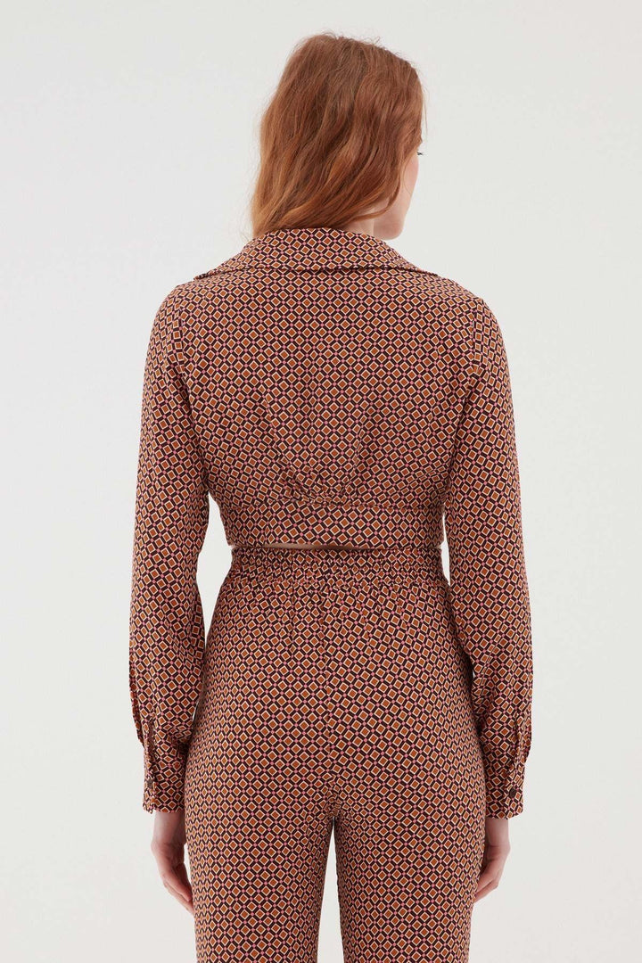 Desenli Dekolteli Crop Gömlek Kahverengi