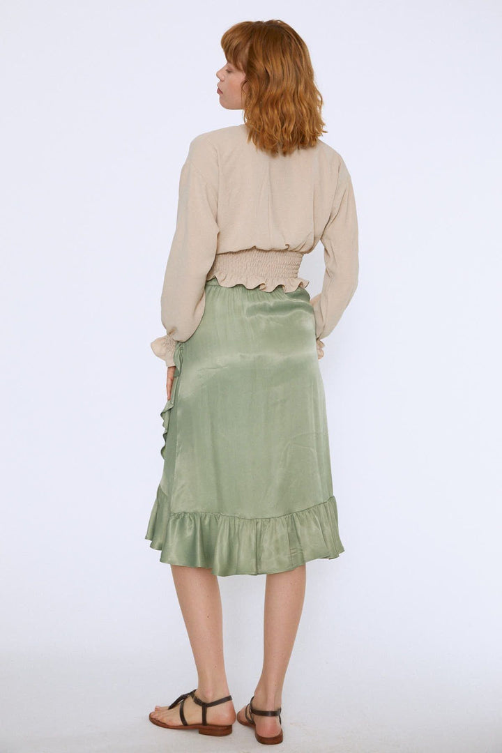 V-Neck Crop Blouse With Waist Gippe Beige